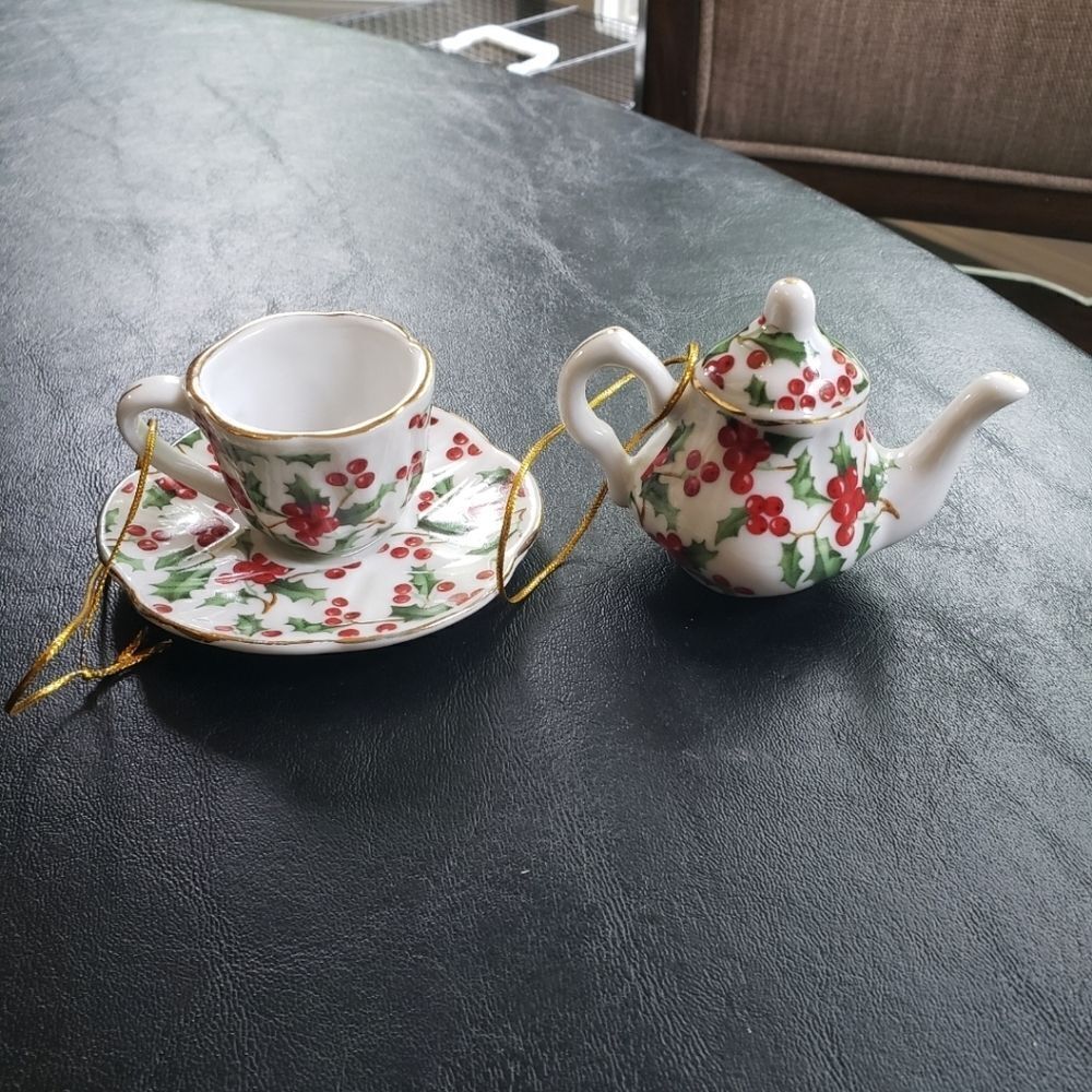 Ornaments (2) Teapot & Cup & Saucer